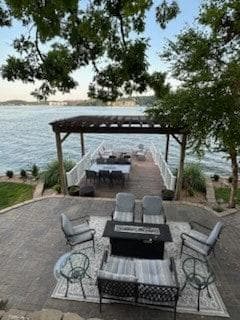 Patio and Martini Deck ... overlooking the main channel at 2 mm